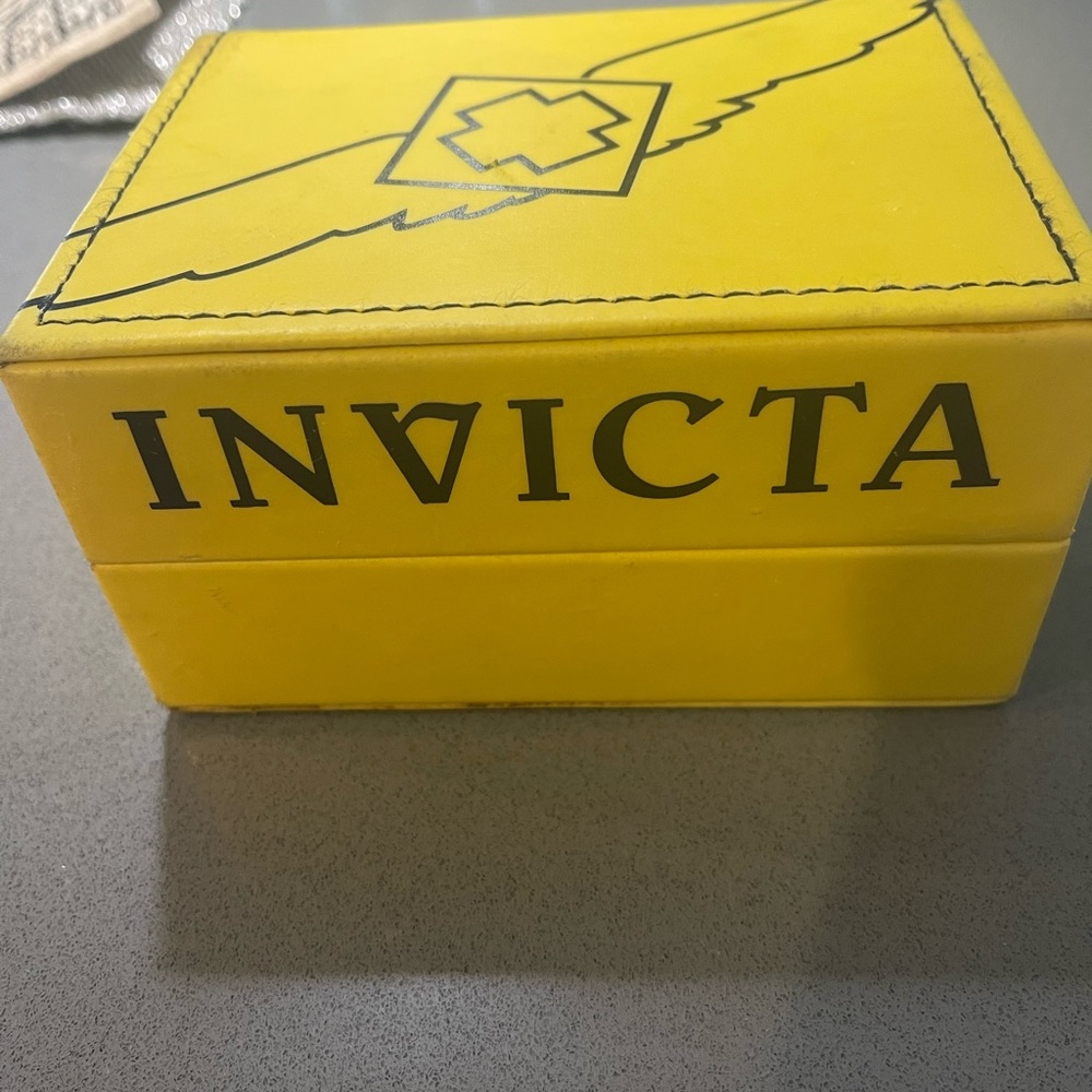 Empty box - Picture 2 of 7